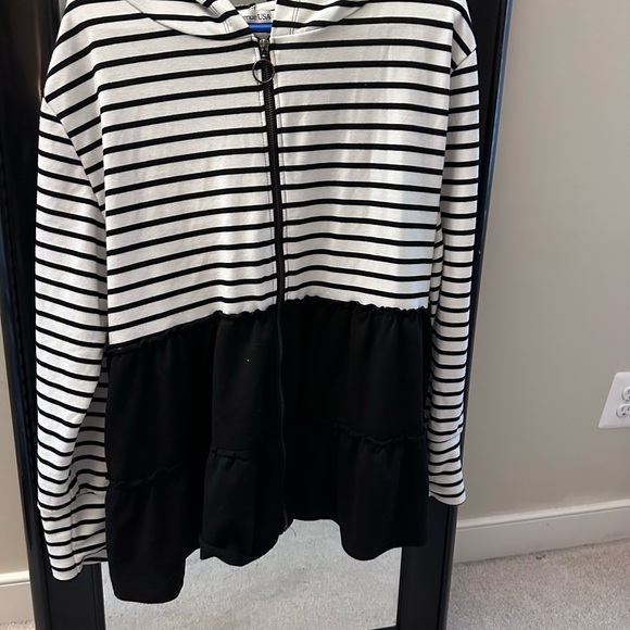 Black and White Zip Hoodie - Picture 4 of 5